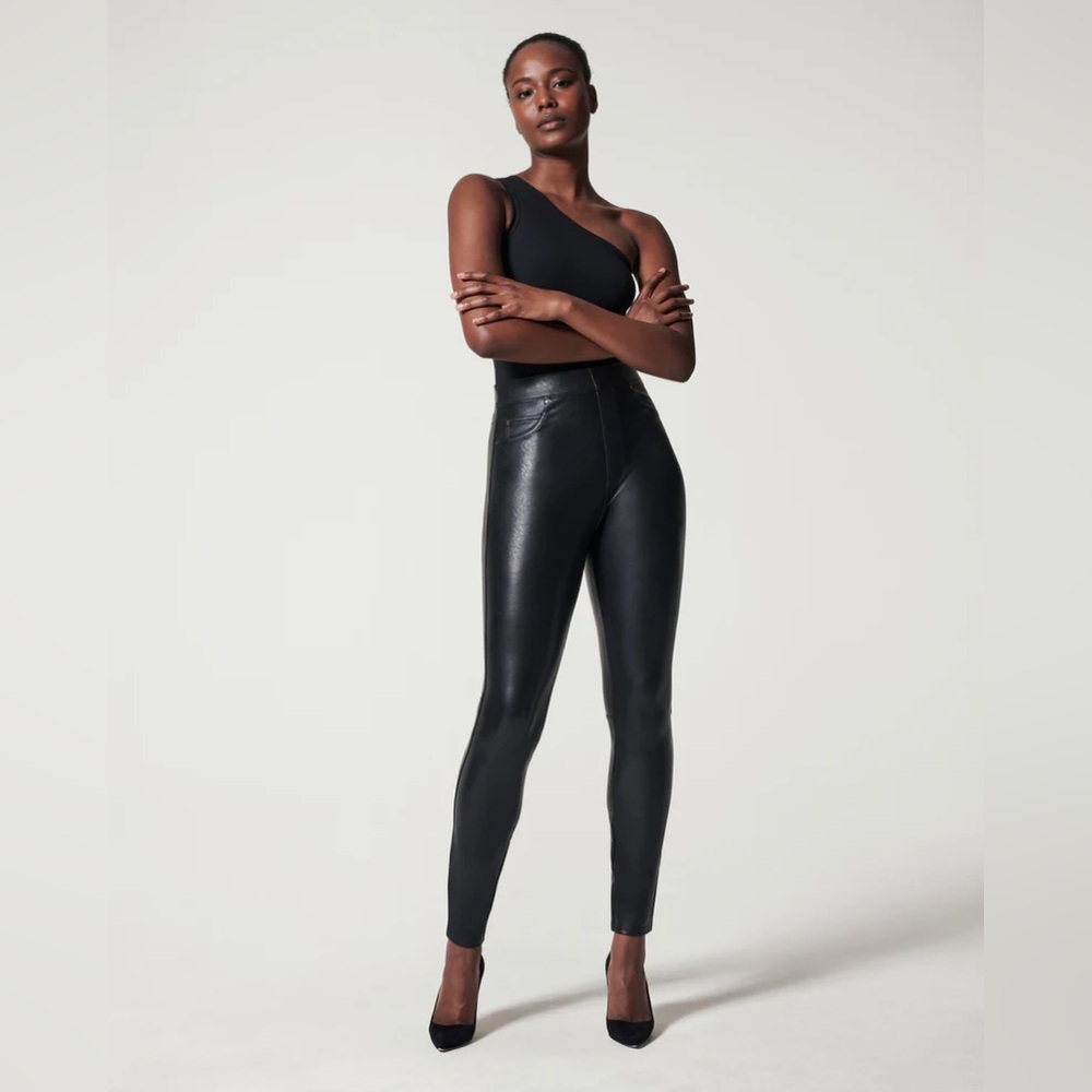 - Spanx Leather-Like Ankle Skinny Pant  women’s size large